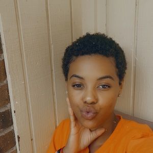 Meet your Posher, Anne